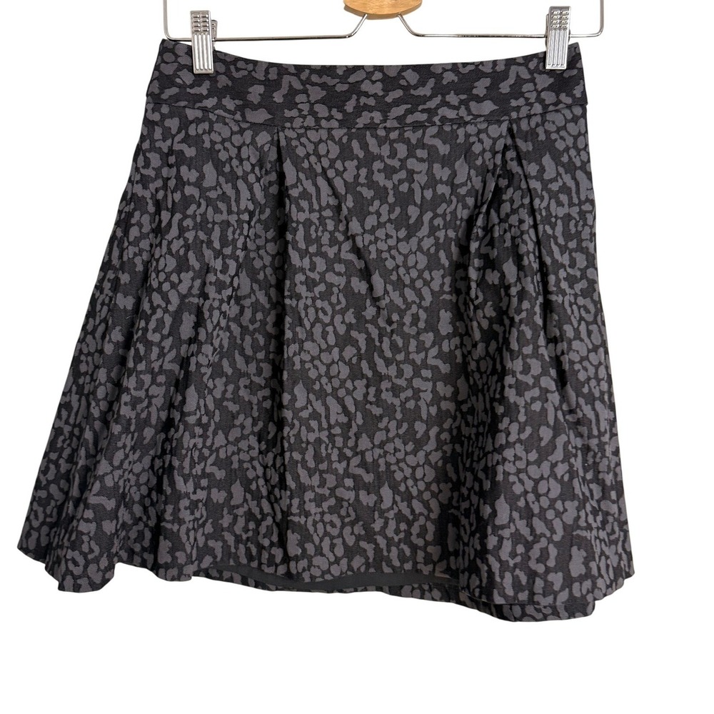 Banana Republic Charcoal Animal Print Jacquard Pleated Mini Skirt Mens Size 4
